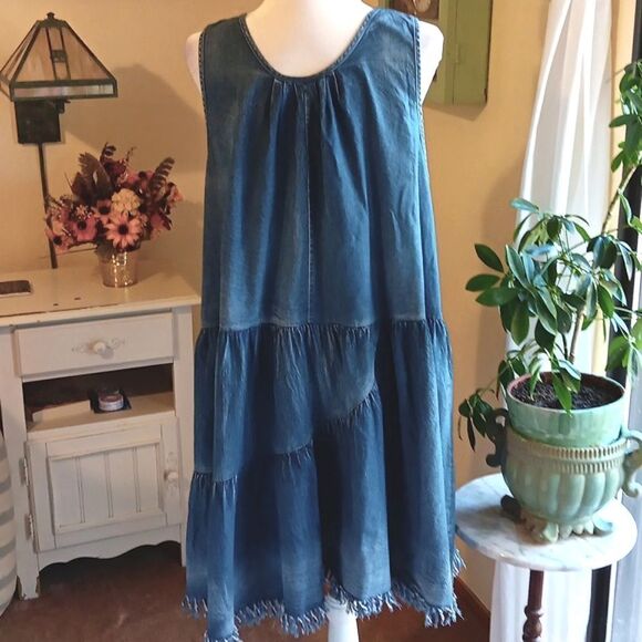 Easel Chambray Denim Dress - Picture 5 of 12